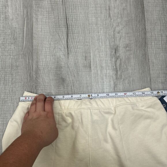 NWT Universal Thread Women's Cream Pocket Sweat Shorts Size Medium - Picture 13 of 16